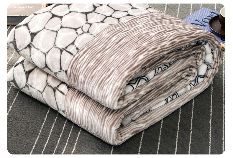 Best quality Travel Gym Bag -
China Plush Soft Anti-Static Wrinkle Fade and Shed Resistant Warm and Hypoallergenic Solid Bed Flannel Fleece Blanket – V-FOX detail pictures