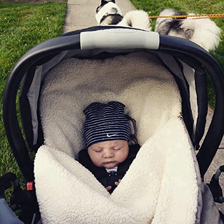 High Quality for Owl Plush Toy -
Multi-function universal wool baby warm footmuff waterproof stroller bunting bag – V-FOX detail pictures